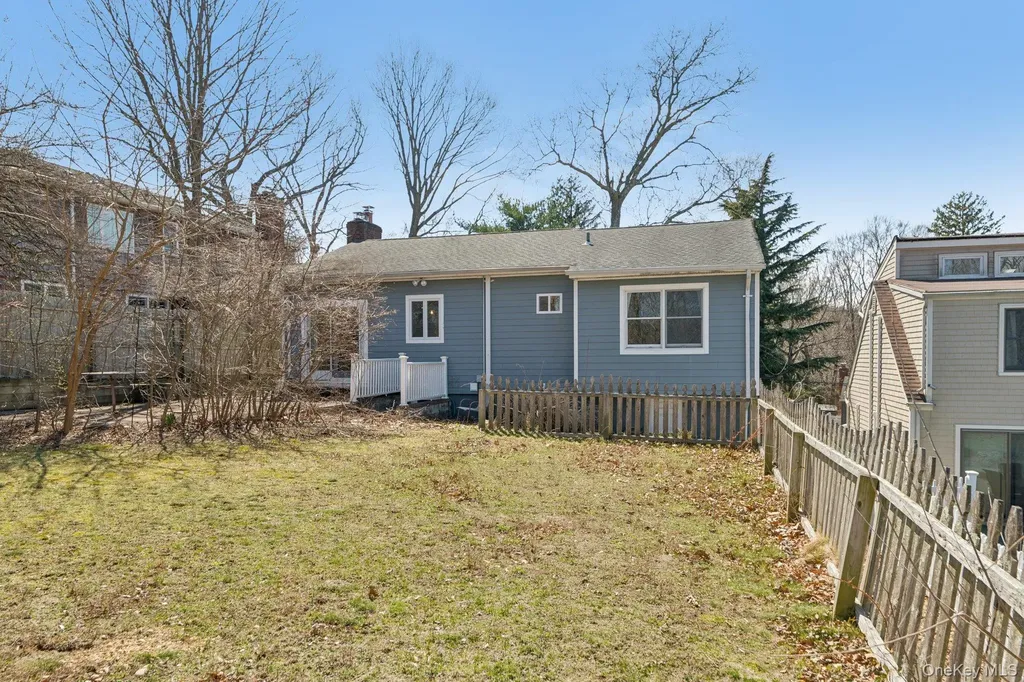 159 Chestnut Circle Northport NY 11768