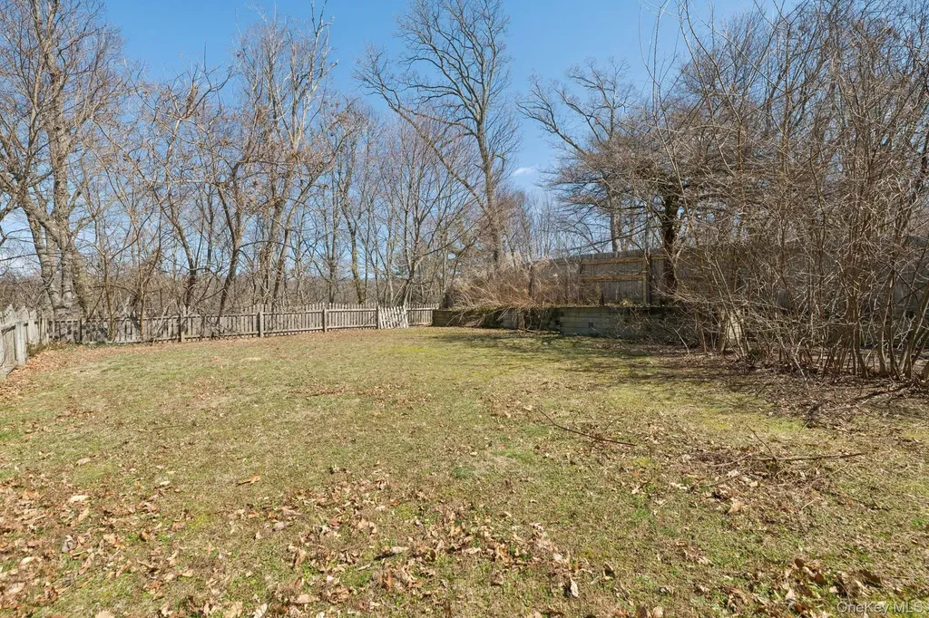 159 Chestnut Circle Northport NY 11768