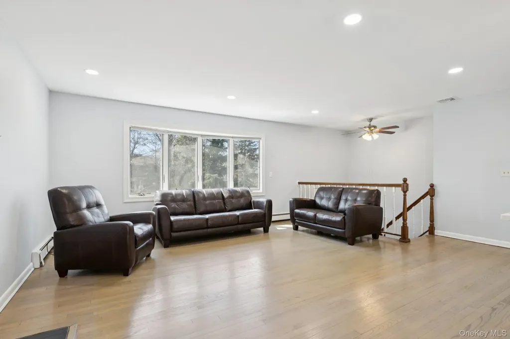 159 Chestnut Circle Northport NY 11768