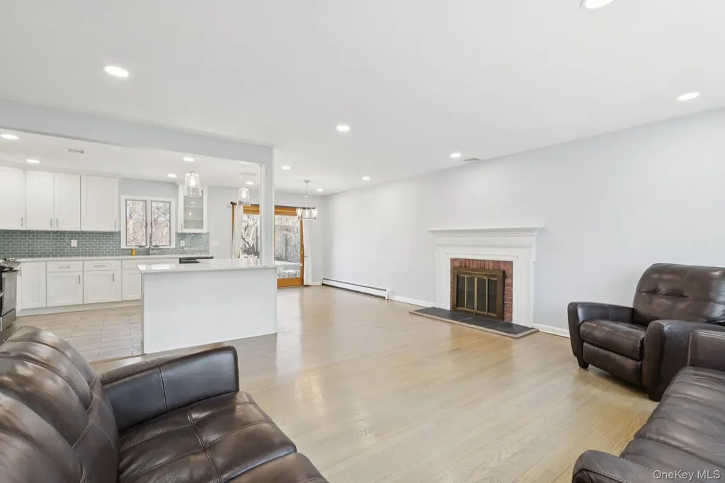 159 Chestnut Circle Northport NY 11768