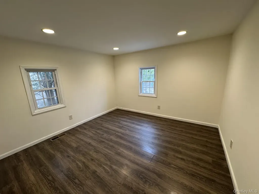 8 Orchard Road Hyde Park NY 12538