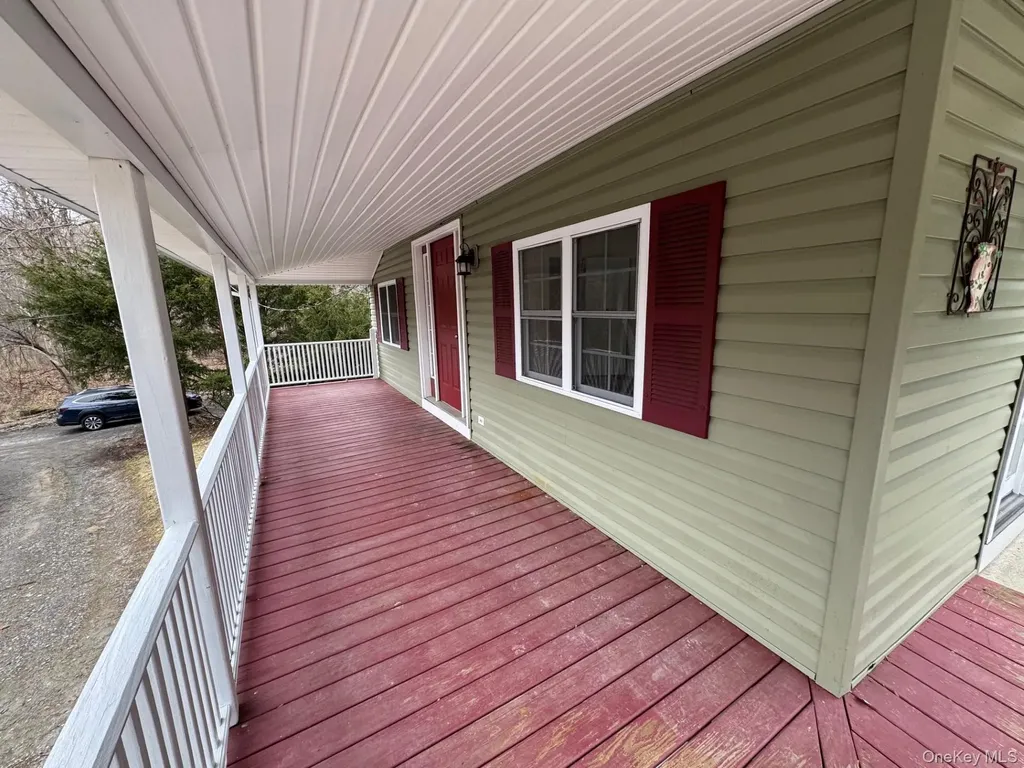 8 Orchard Road Hyde Park NY 12538