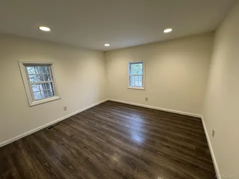 8 Orchard Road Hyde Park NY 12538