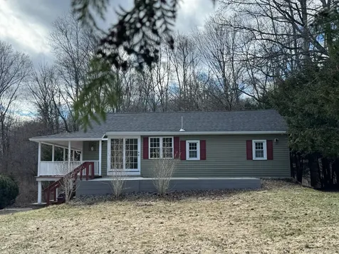 8 Orchard Road Hyde Park NY 12538