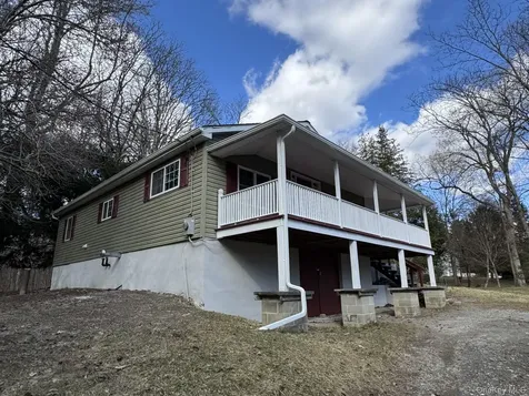 8 Orchard Road Hyde Park NY 12538