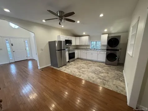 8 Orchard Road Hyde Park NY 12538