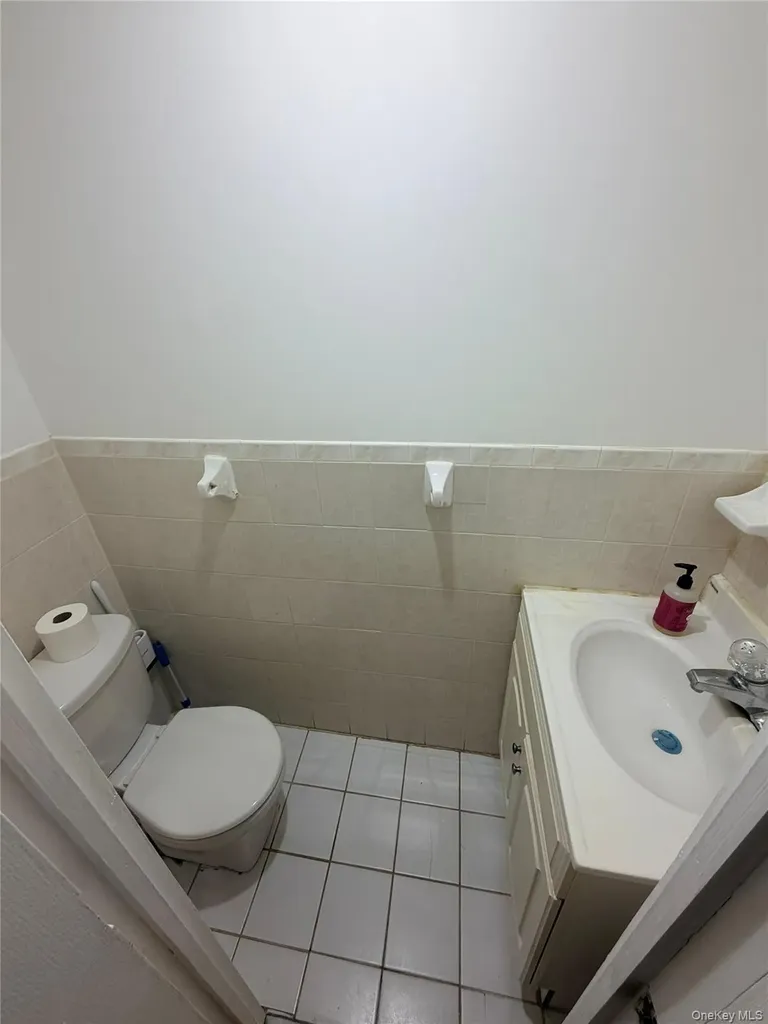 1243 E 223rd Street Bronx NY 10466