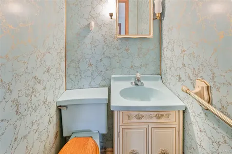 247 W Chestnut Street Kingston NY 12401