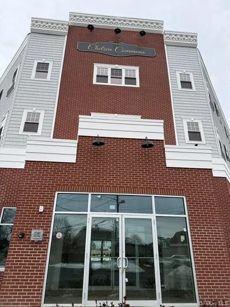 227 4th Avenue Bay Shore NY 11706