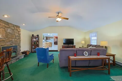 2 Eisenhower Court Hopewell Junction NY 12533