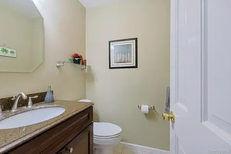 2 Eisenhower Court Hopewell Junction NY 12533