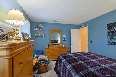 2 Eisenhower Court Hopewell Junction NY 12533