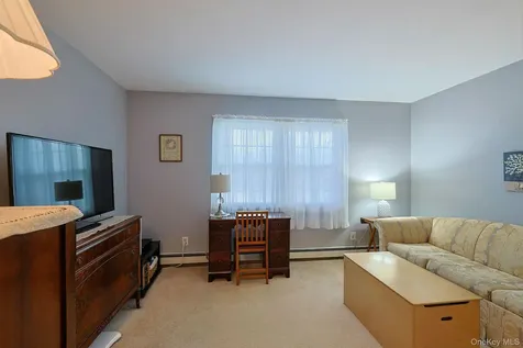 2 Eisenhower Court Hopewell Junction NY 12533