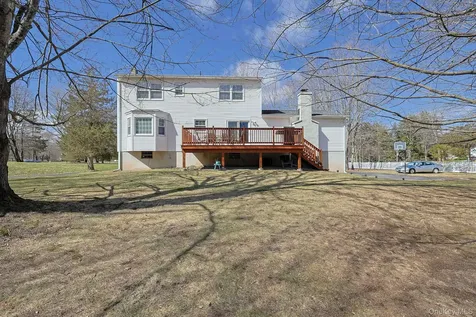 2 Eisenhower Court Hopewell Junction NY 12533