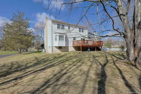 2 Eisenhower Court Hopewell Junction NY 12533
