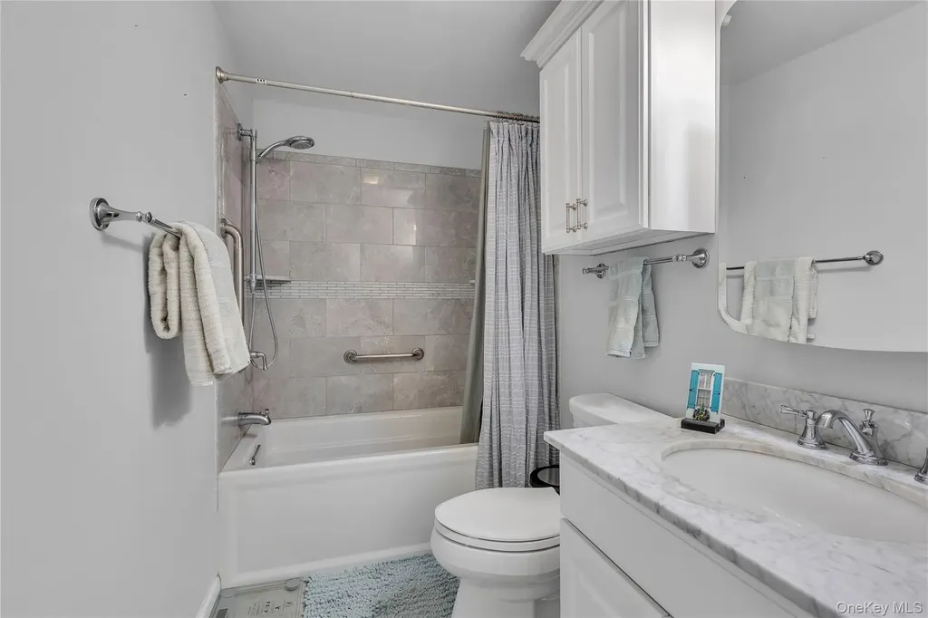 203 Williamsburg Drive Mahopac NY 10541