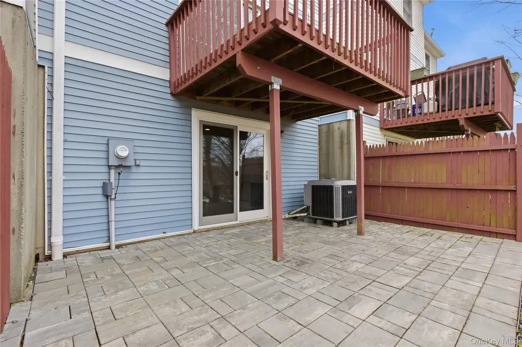 203 Williamsburg Drive Mahopac NY 10541