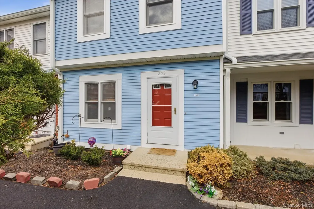 203 Williamsburg Drive Mahopac NY 10541