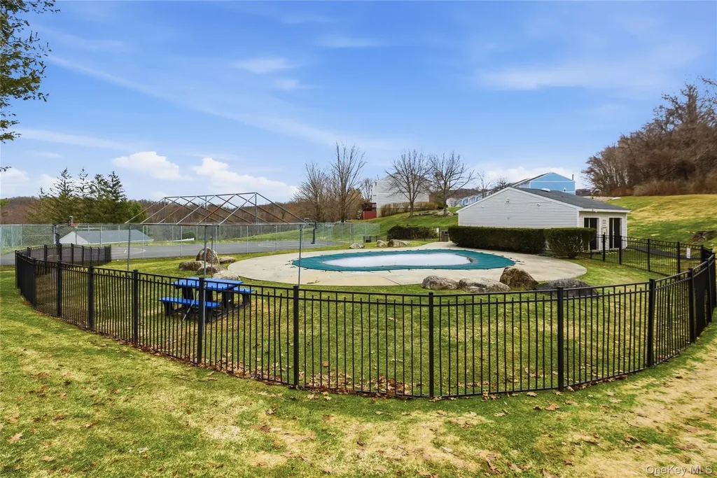 203 Williamsburg Drive Mahopac NY 10541