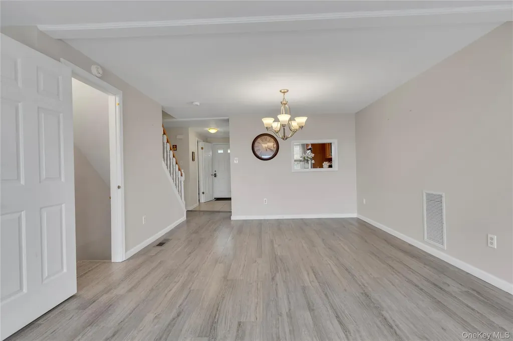 203 Williamsburg Drive Mahopac NY 10541