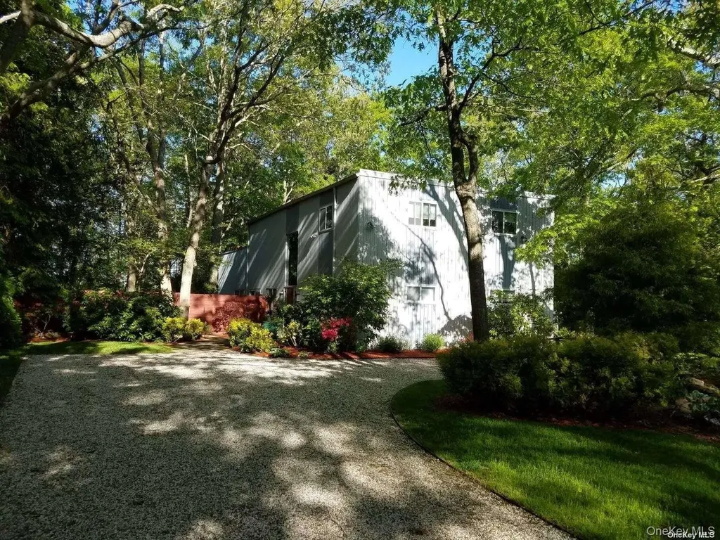73 Spinney Road East Quogue NY 11942