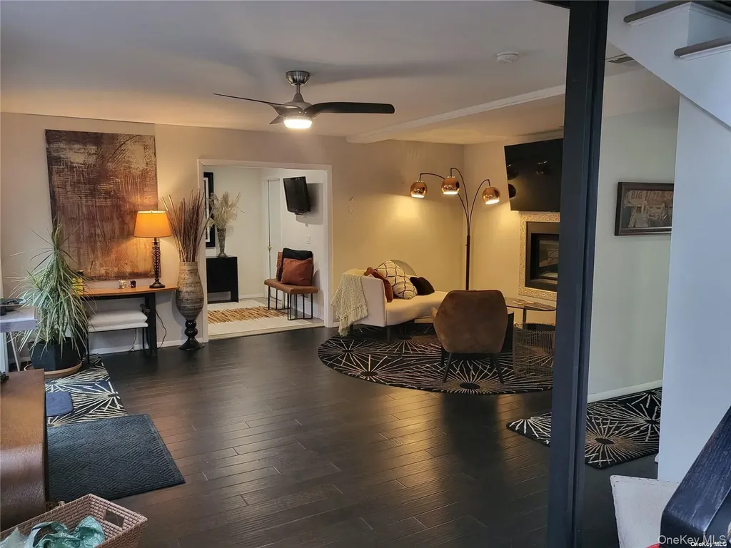 73 Spinney Road East Quogue NY 11942