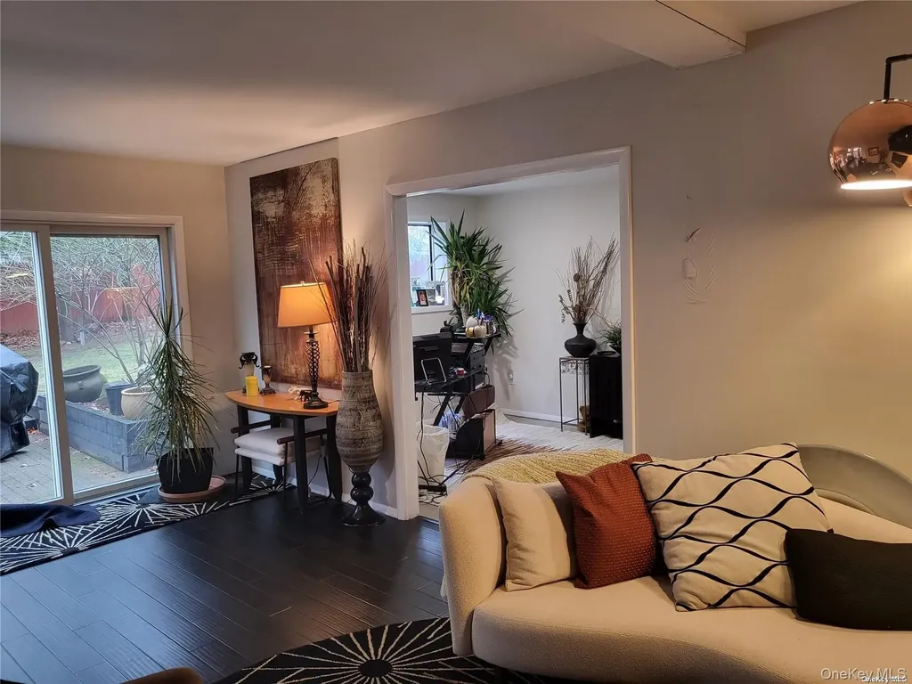 73 Spinney Road East Quogue NY 11942