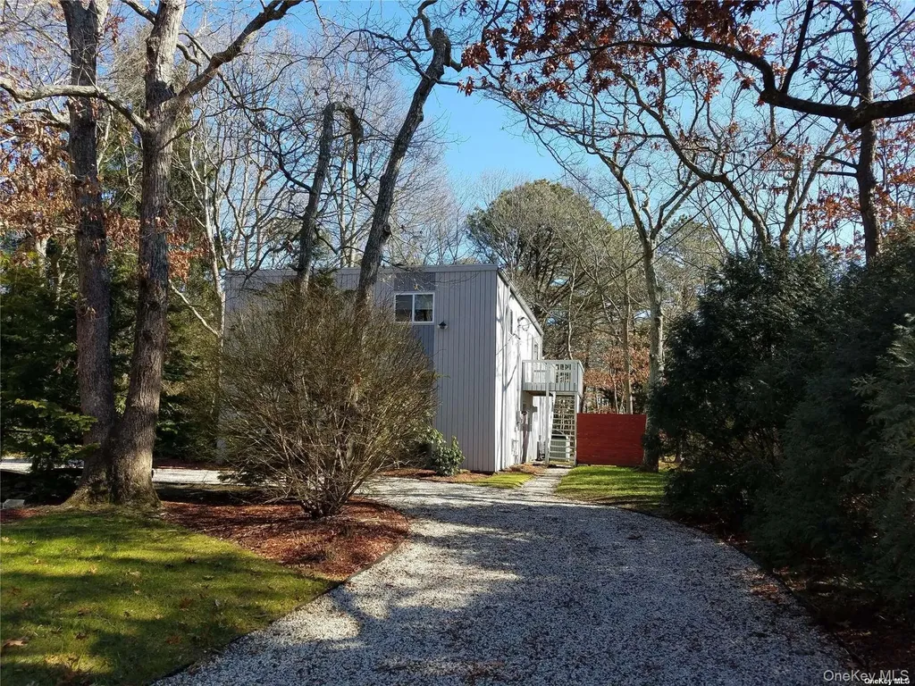 73 Spinney Road East Quogue NY 11942