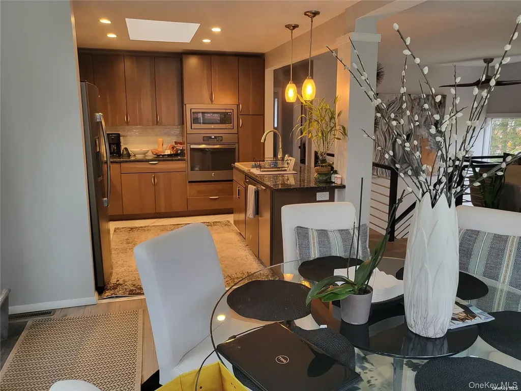 73 Spinney Road East Quogue NY 11942