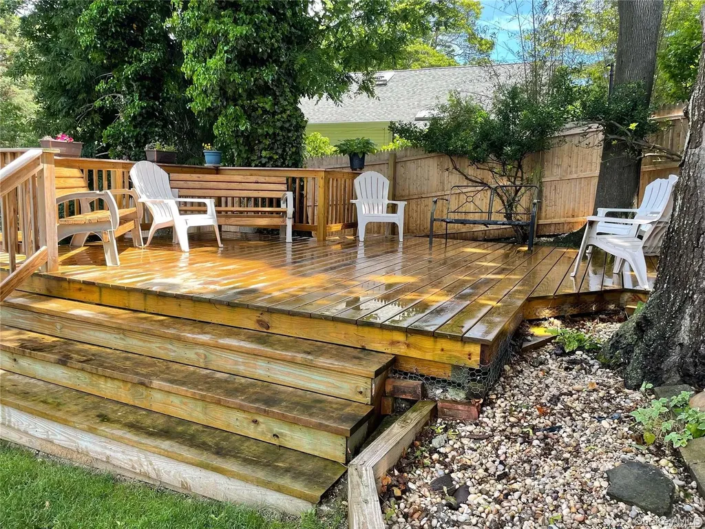 32 Neptune Road Rocky Point NY 11778