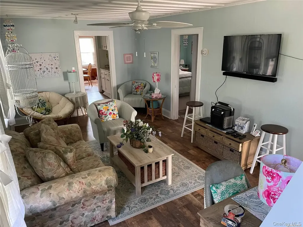 32 Neptune Road Rocky Point NY 11778