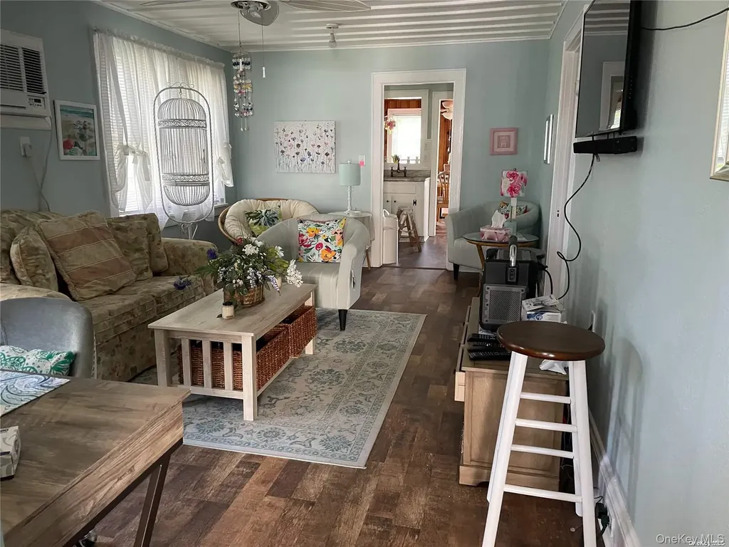32 Neptune Road Rocky Point NY 11778