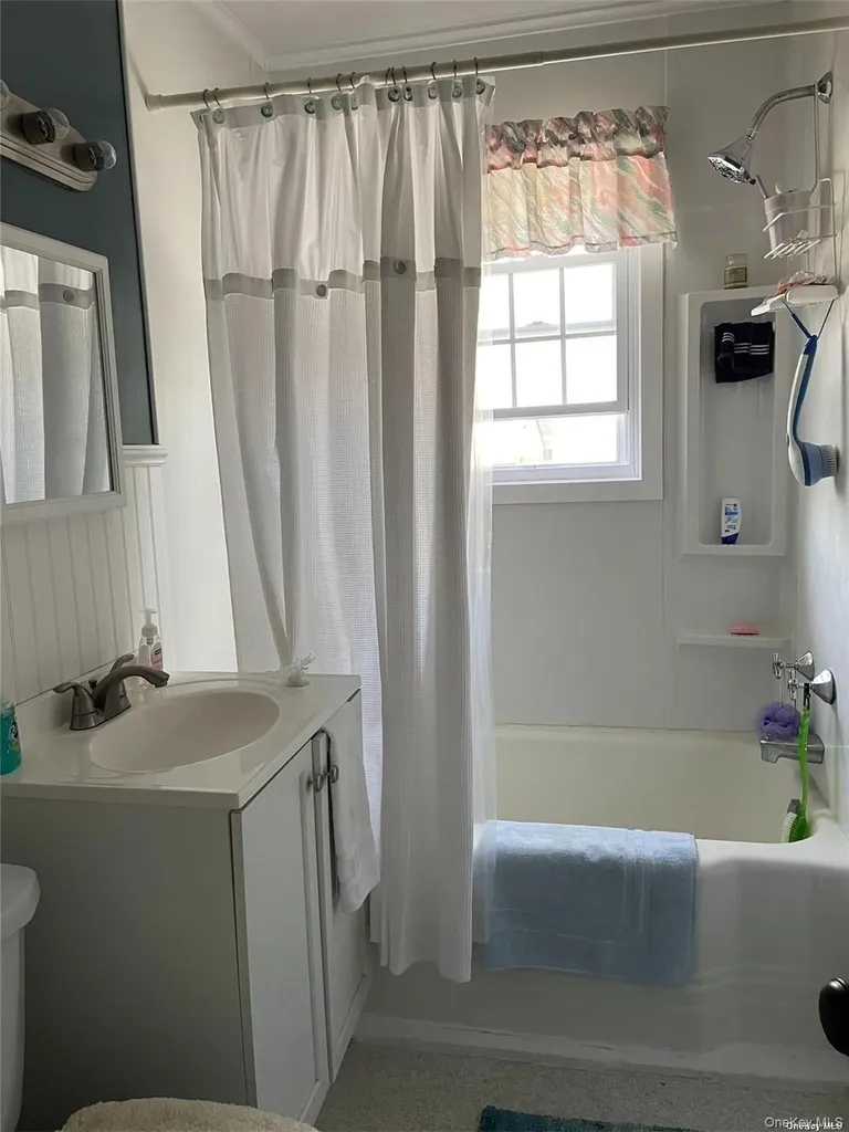 32 Neptune Road Rocky Point NY 11778