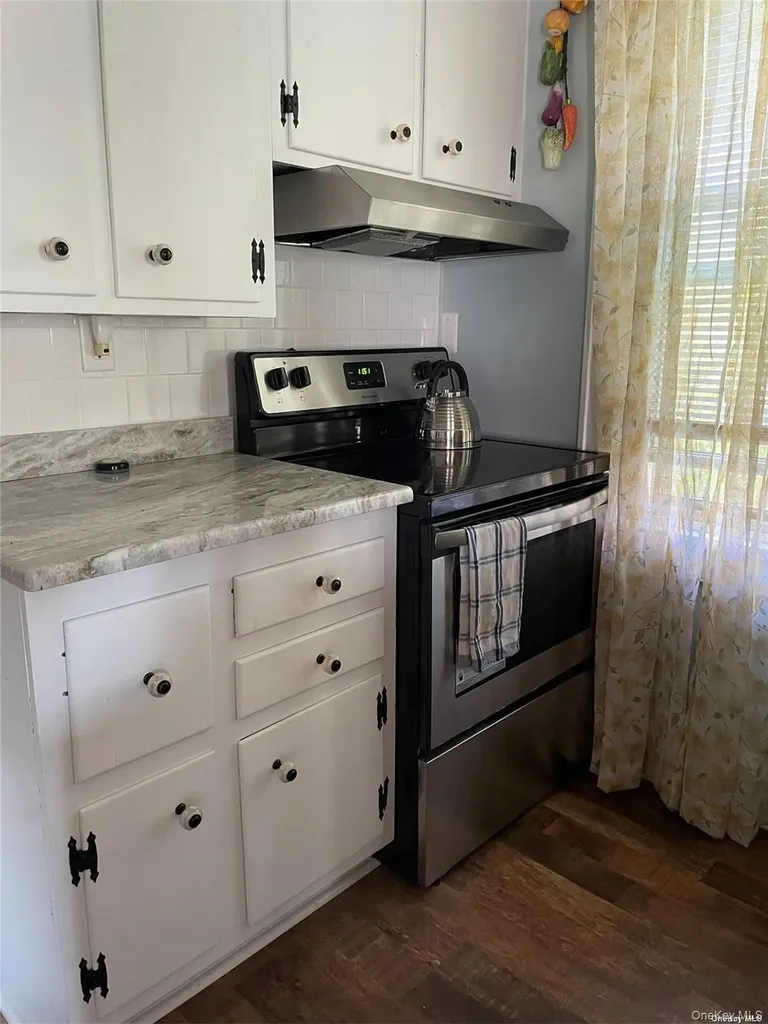 32 Neptune Road Rocky Point NY 11778