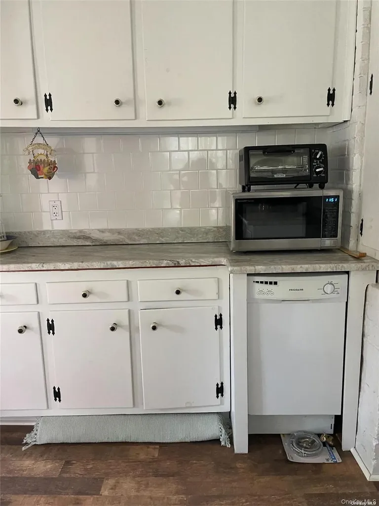32 Neptune Road Rocky Point NY 11778