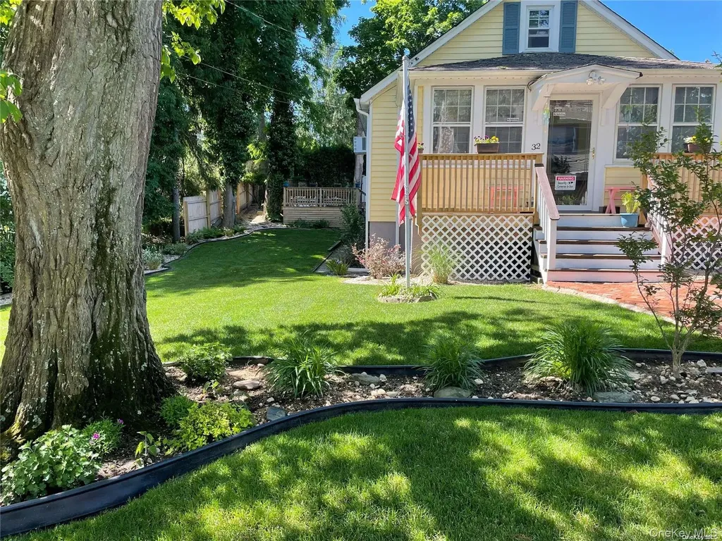 32 Neptune Road Rocky Point NY 11778