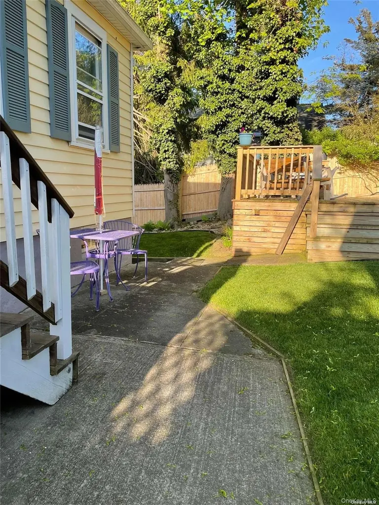32 Neptune Road Rocky Point NY 11778
