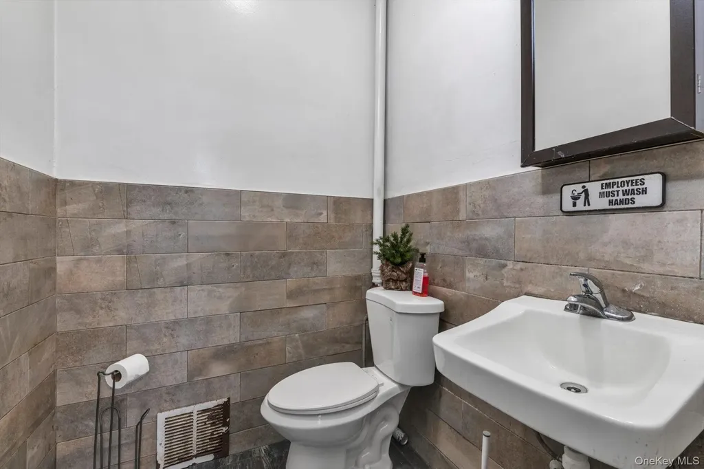 478 Jerusalem Avenue Uniondale NY 11553