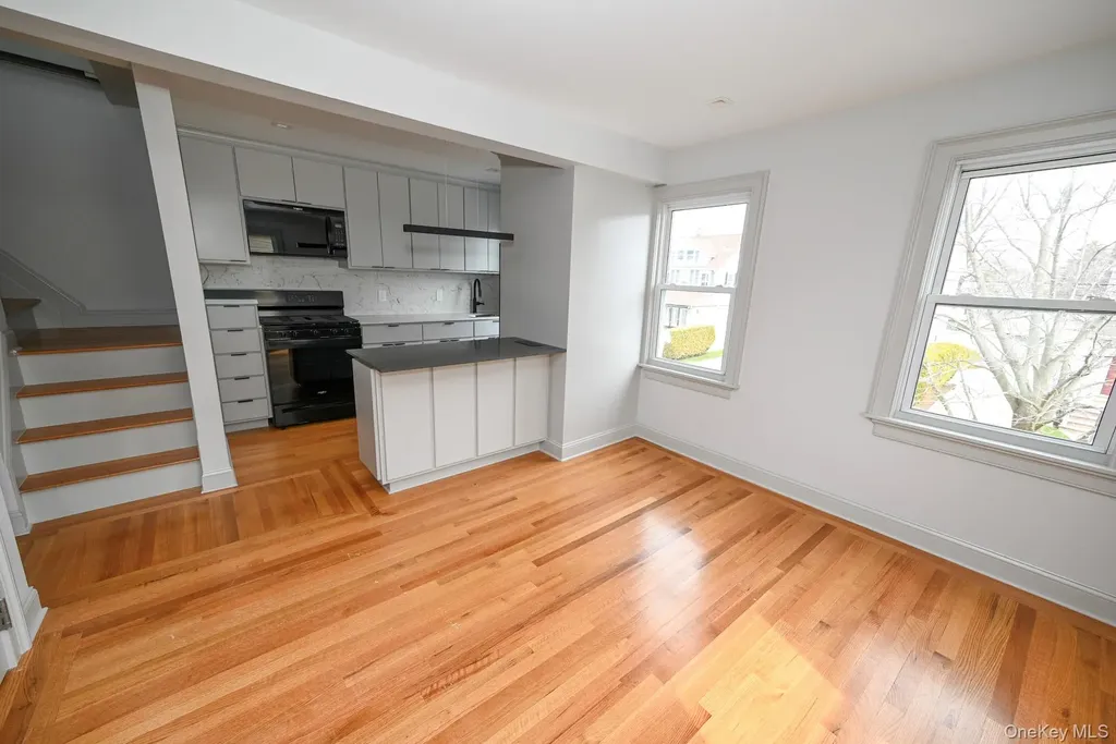 29 Everett Street Lynbrook NY 11563