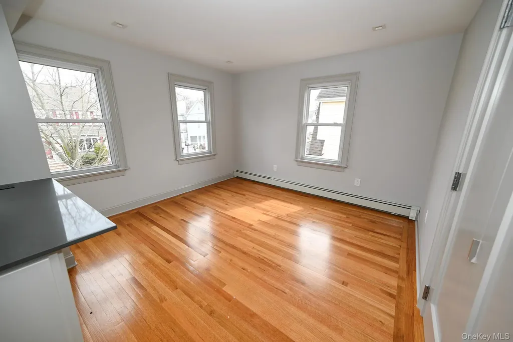 29 Everett Street Lynbrook NY 11563