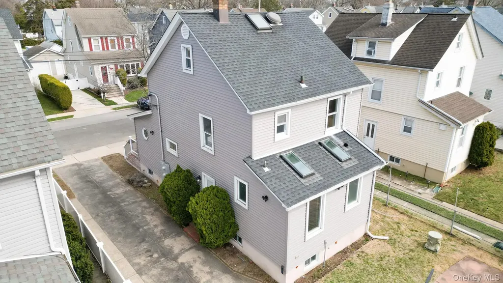 29 Everett Street Lynbrook NY 11563