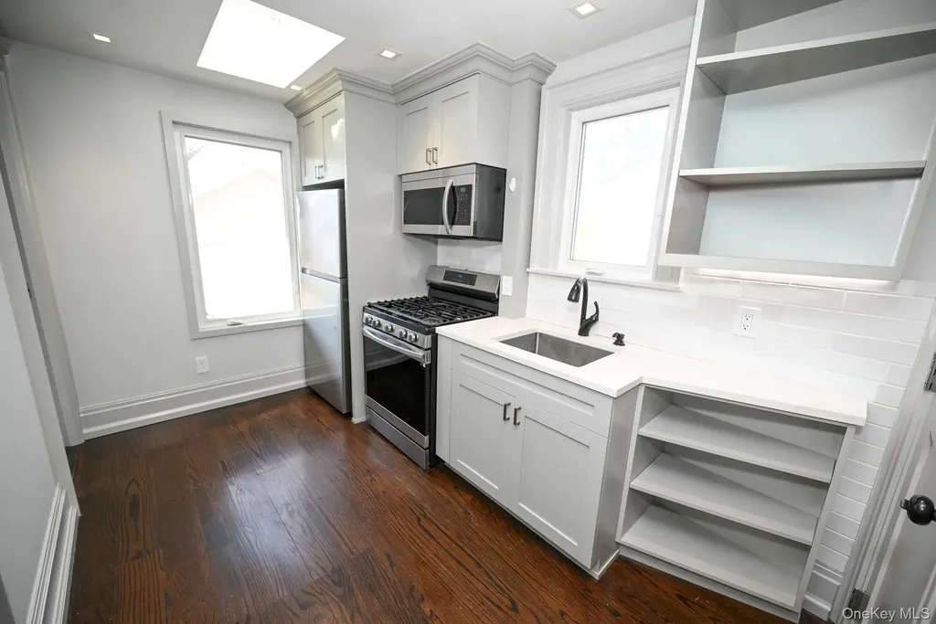 29 Everett Street Lynbrook NY 11563