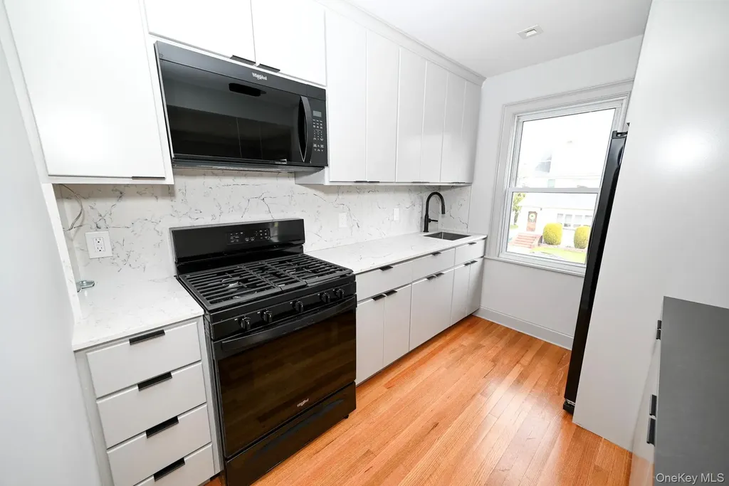 29 Everett Street Lynbrook NY 11563