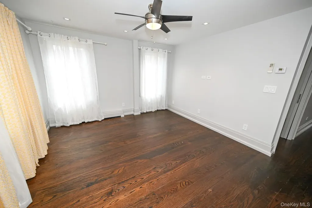 29 Everett Street Lynbrook NY 11563