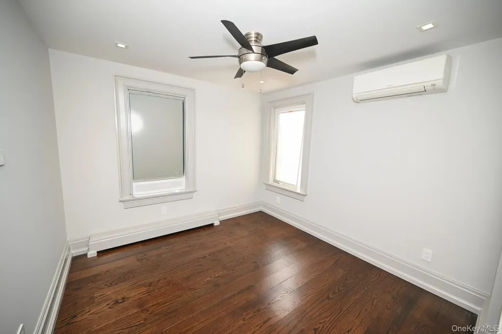 29 Everett Street Lynbrook NY 11563