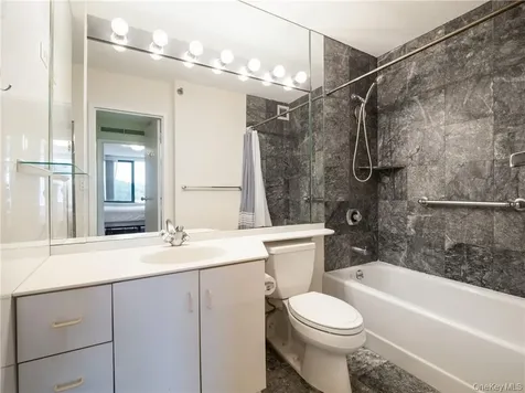 4 Martine Avenue White Plains NY 10606