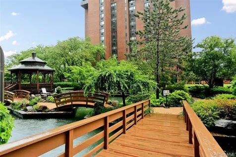 4 Martine Avenue White Plains NY 10606