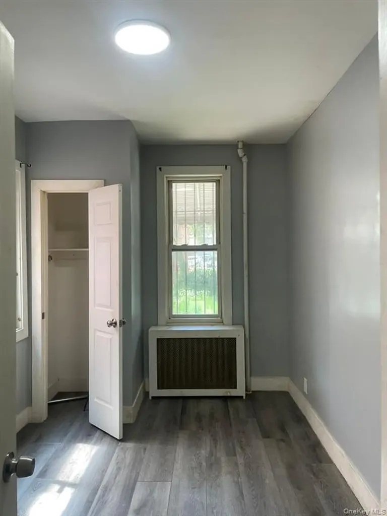 1038 E 224th Street Bronx NY 10466