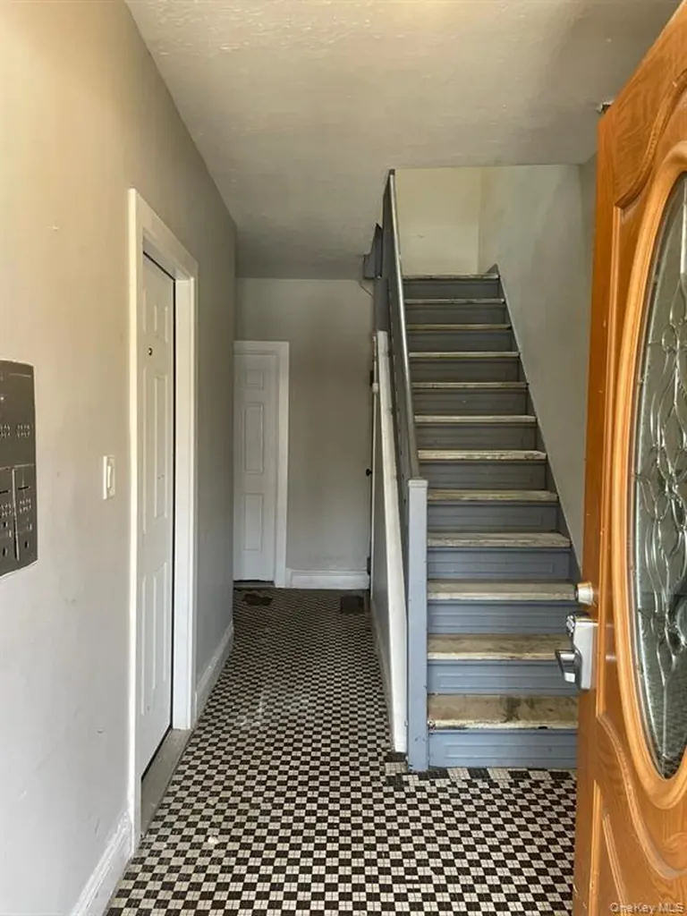 1038 E 224th Street Bronx NY 10466