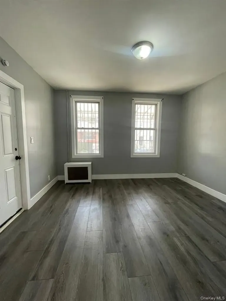 1038 E 224th Street Bronx NY 10466